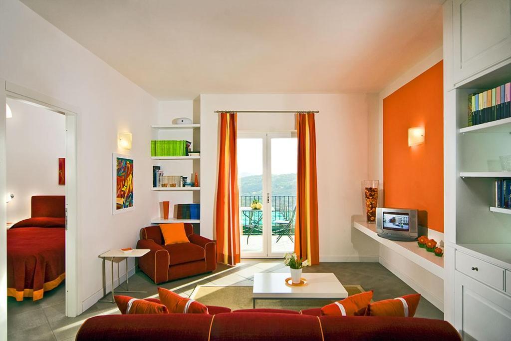 Le Capannelle Aparthotel SantʼAgata sui Due Golfi Εξωτερικό φωτογραφία