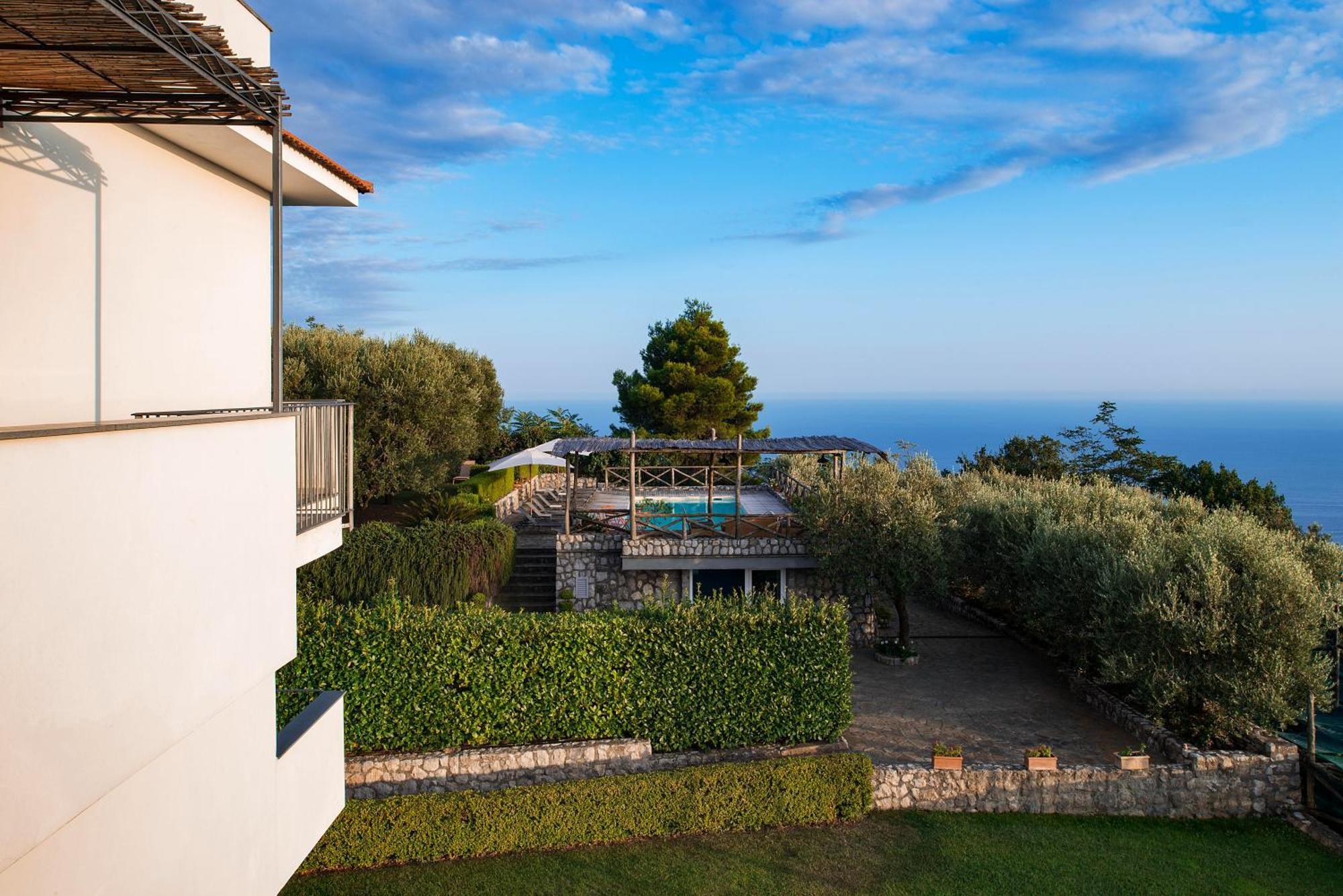 Le Capannelle Aparthotel SantʼAgata sui Due Golfi Εξωτερικό φωτογραφία
