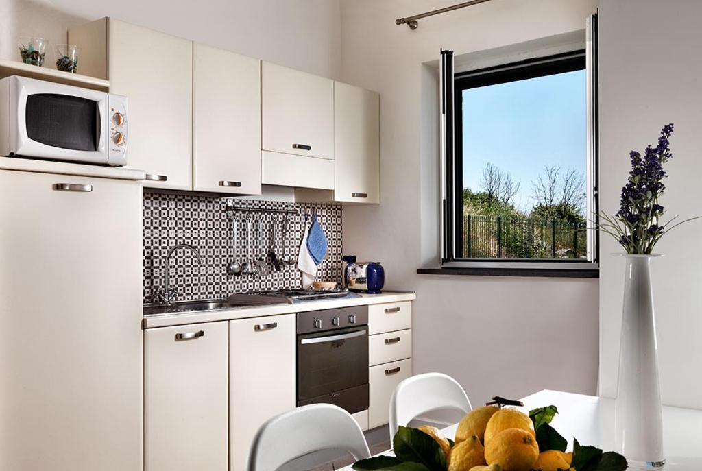 Le Capannelle Aparthotel SantʼAgata sui Due Golfi Εξωτερικό φωτογραφία